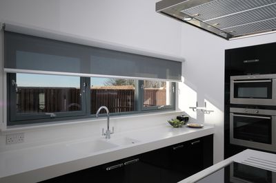 Rollo-Systeme, SG 4910, Room shot "Kenny Miller Home", Edinburgh, United Kingdom