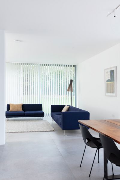 Vertikal-Lamellen, SG 2910, Palisade Revive, Gerrards Cross, London, United Kingdom