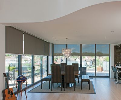 Rollo-Systeme, SG 4970, Triscreen 1-5%, Room shot "The Point", Broadstairs, United Kingdom